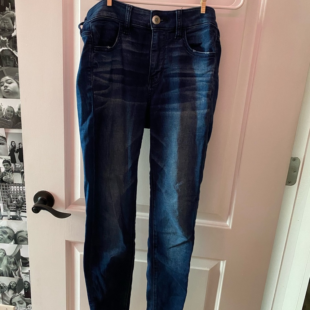 AMERICAN EAGLE dark wash, high waisted jeans